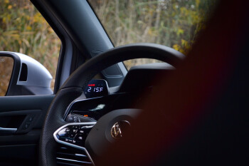 P3 V3 OBD2 - VW Golf Mk8 Gauge (2020+) LHD,Golf/GTI/Alltrack/TDI, Red bars / White digits